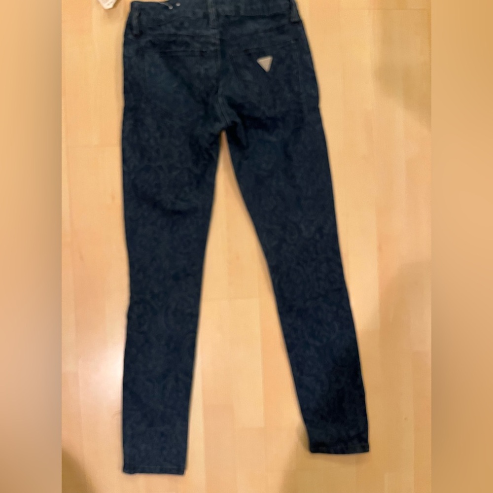 Women's Guess Medium Rise Skinny Patterned Jeans - Picture 3 of 5